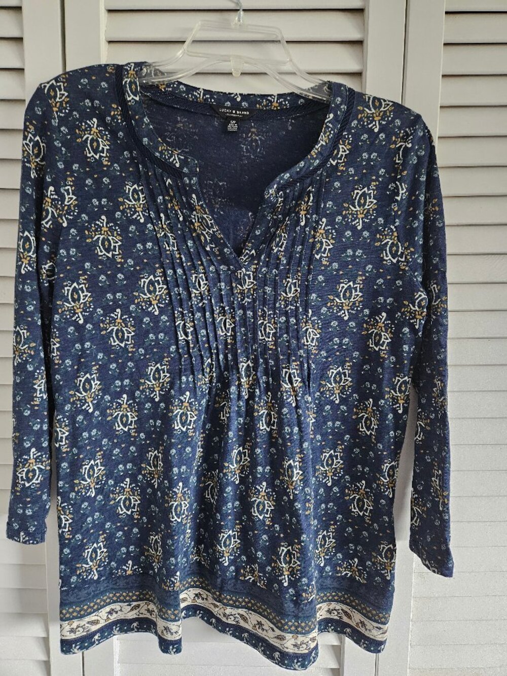 Lucky Brand Blue and Gold 3/4 Sleeve Shirt SM